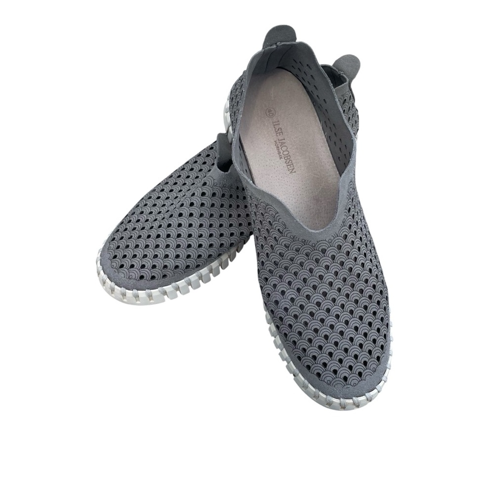 Isle Jacobsen Women’s Tulip 139 Perforated Slip-On Sneaker - Size US 9.5